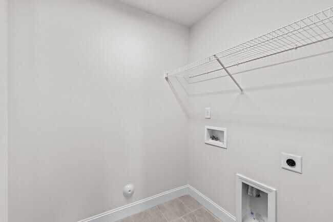 Building Photo - **Beautiful Wendell Home 3/2.5 W/ Fenced in Yard**