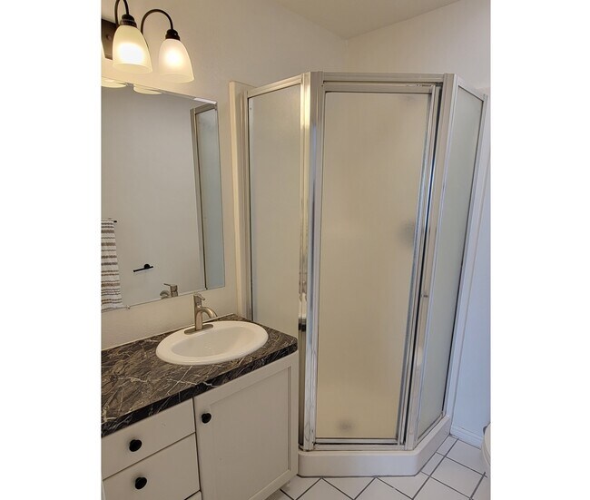 Building Photo - 545 W 600 N