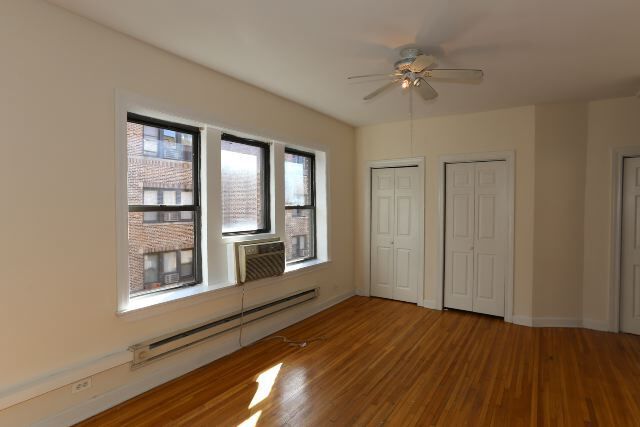 Building Photo - 3731 N Pine Grove Ave