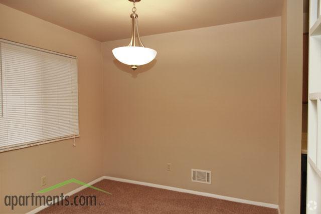 Dining Room - Black Bear Creek Apartments