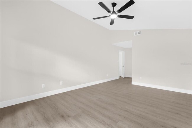 Building Photo - 350 Lakebreeze Cir