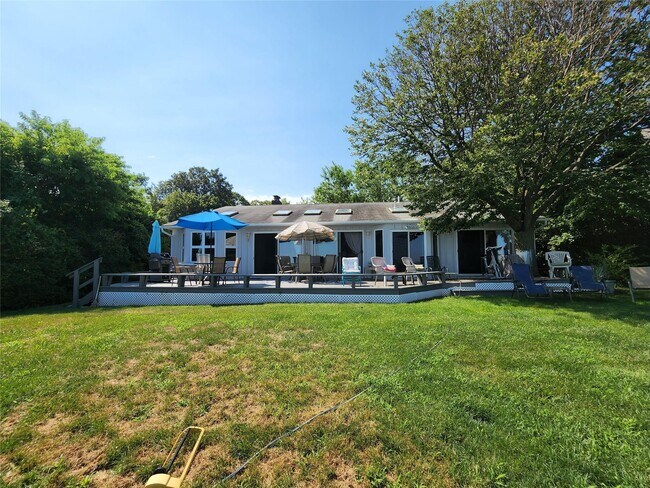Building Photo - 7 Riverhead Rd
