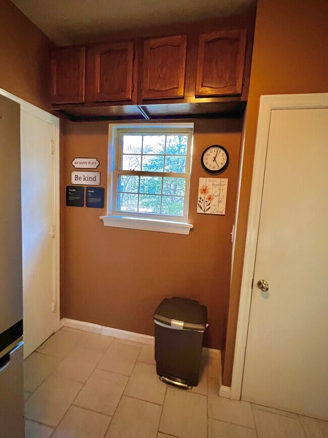 Building Photo - 430 Lindbergh Dr NE