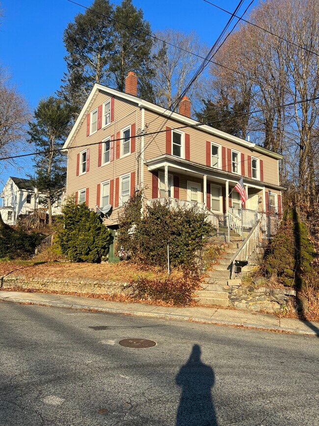 46 Grove St 46 Grove St Putnam CT 06260 Apartment Finder