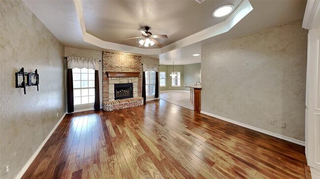 Building Photo - 1590 Deerwood Tr