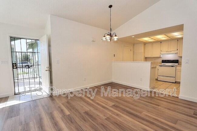 Building Photo - 7733 Temwoods Way