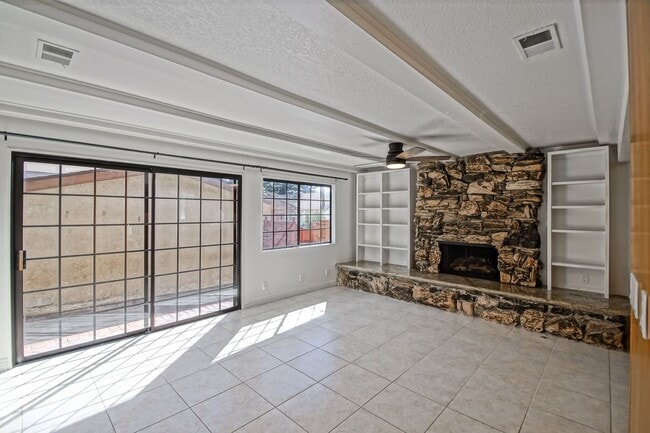 Building Photo - VERY BRIGHT & AIRY, 2050 SQ FT HOME W/ TON...