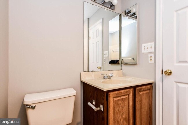 Building Photo - 2156 Commissary Cir