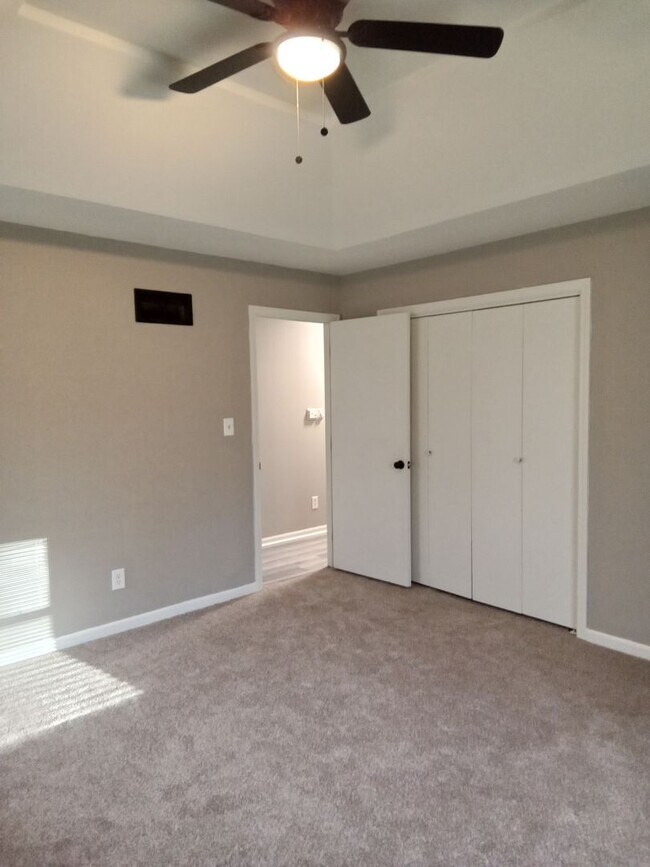 Building Photo - Coming soon! Newly Renovated SF in Liberty