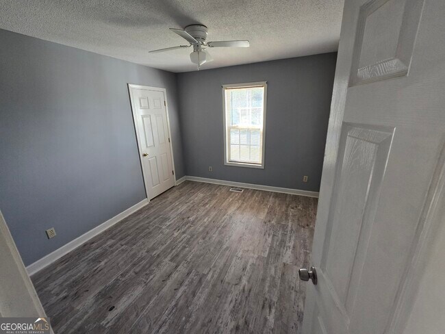 Building Photo - 629 Hanson St