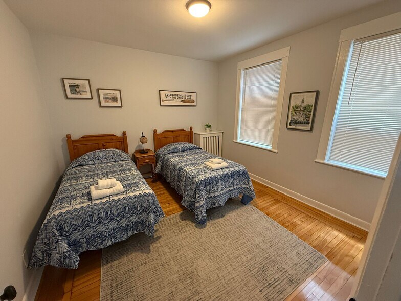 Building Photo - 32 Reedsdale St