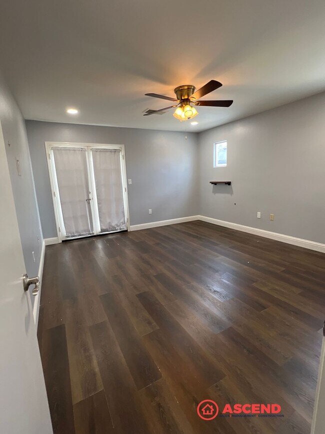 Building Photo - Beautiful 3 Bedroom in NW Bakersfield Centrally Located