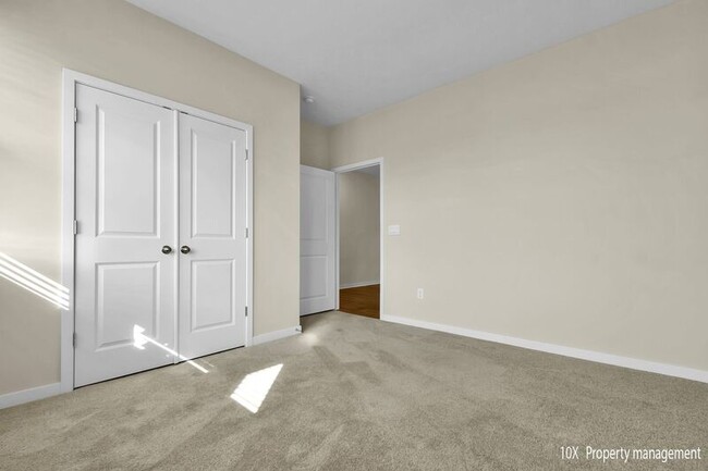 Building Photo - 5851 Ryman Dr