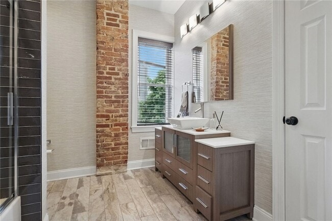 Building Photo - 3865 Howley St