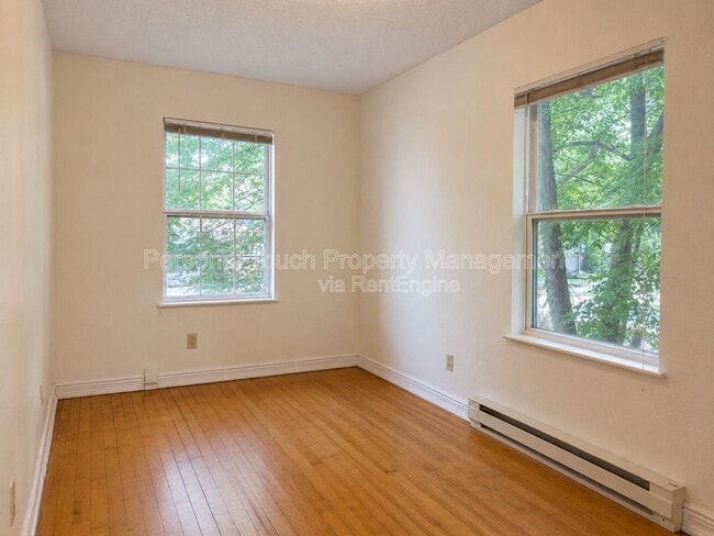 Building Photo - 411 4th Ave S