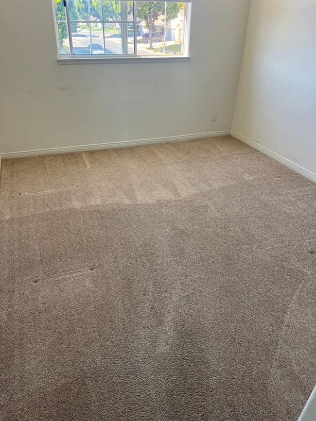 Building Photo - North Oxnard Single Family Home