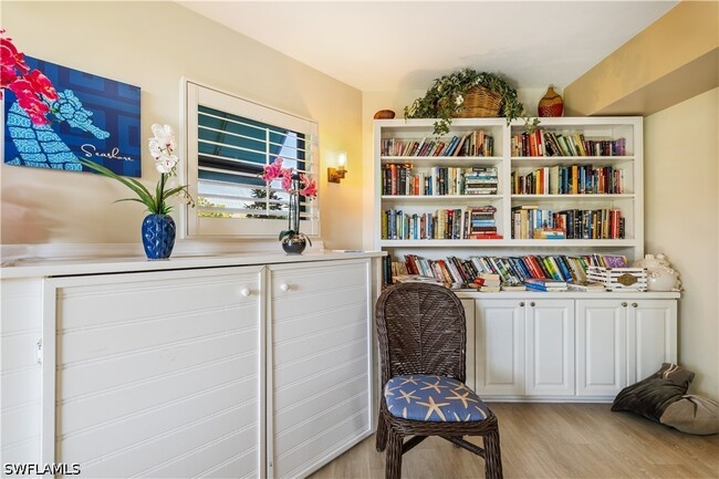 Building Photo - 565 Beachwalk Cir