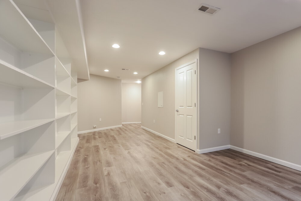 Building Photo - 1711 Red Poppy Dr