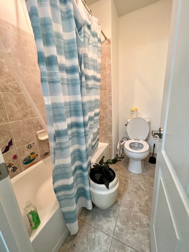 Building Photo - Luxurious 4-Bedroom Corner Townhome in Newtown Square! Available mid-April!