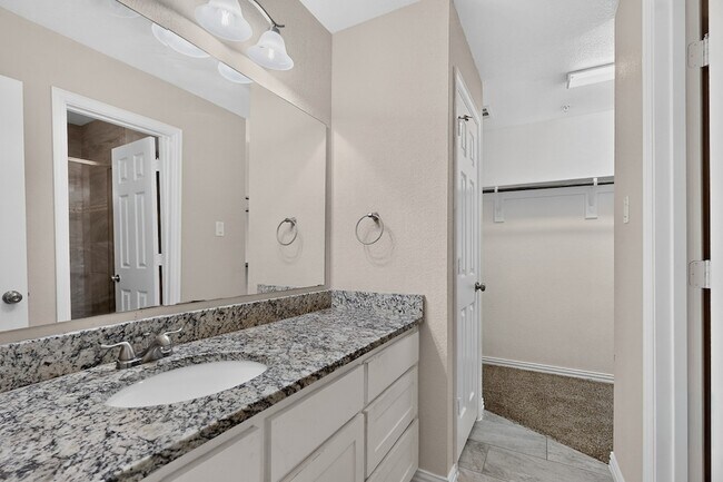 Building Photo - 829 Summercreek Dr