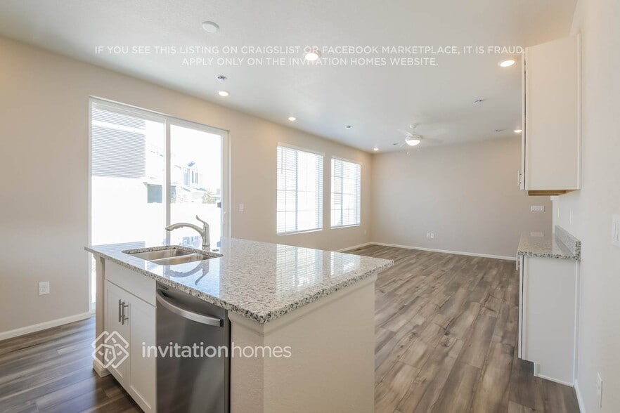 Building Photo - 3374 Pearwood Dr