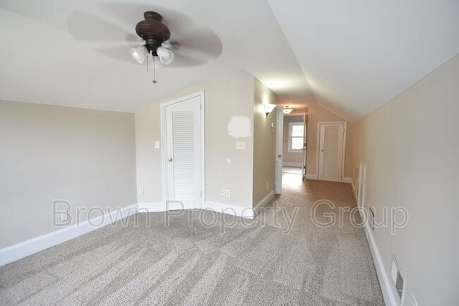 Building Photo - 702 Poole Dr