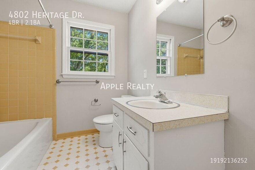 Building Photo - 4802 Heritage Dr