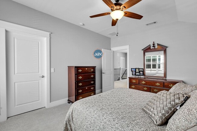 Building Photo - Beautiful custom home in Hampton Lake!