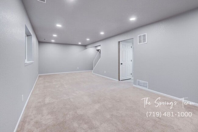 Building Photo - 6460 Bugle Dr
