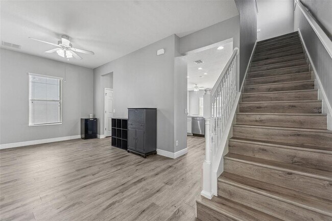 Building Photo - 6111 Hadley Commons Dr