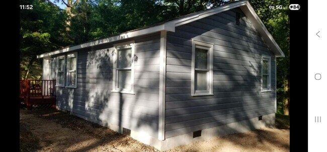 Building Photo - 10733 Old Stage Rd