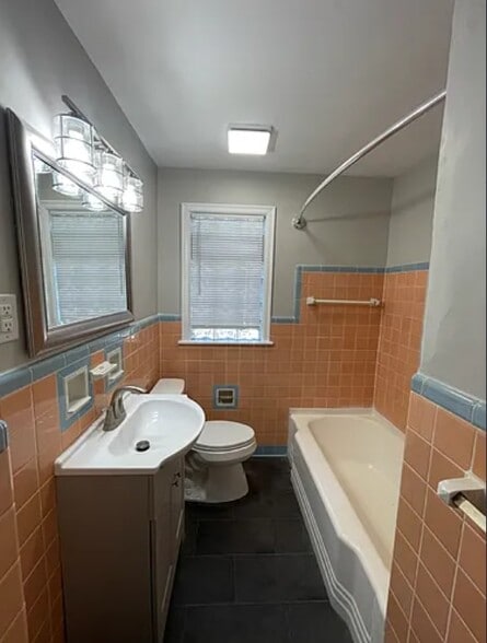 Bathroom - 344 Ridgeway Rd