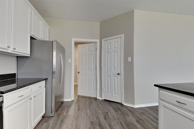 Building Photo - 31607 Cape May Ct