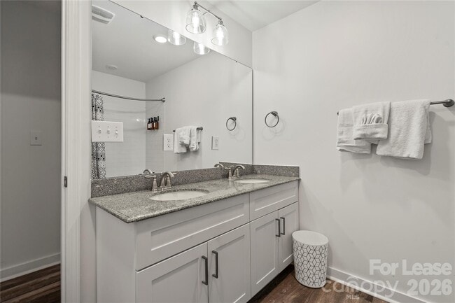 Building Photo - 2813 Ava Ave