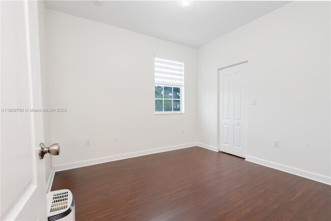 Building Photo - 15323 SW 9th Way