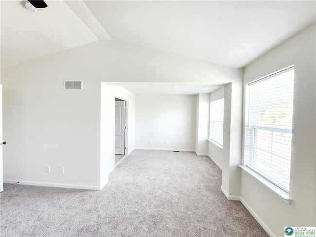 Building Photo - 422 Gray Feather Way