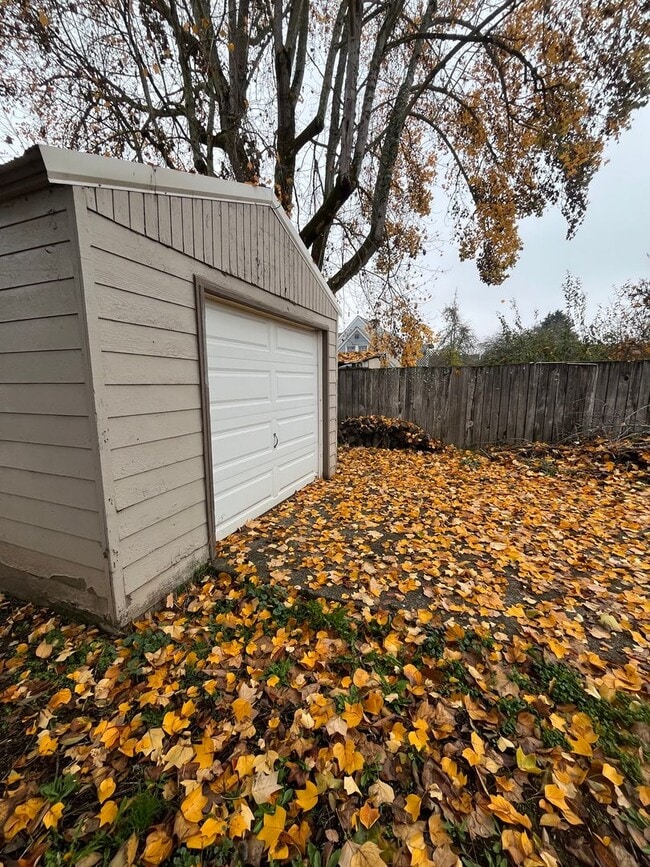 Building Photo - Charming 2-bedroom, 1-bathroom in Downtown Albany!