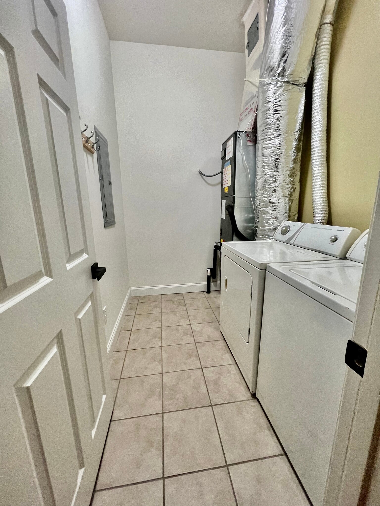 Laundry room - 115 Legendary Dr