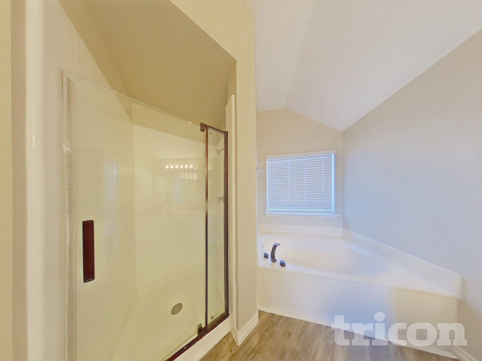 Building Photo - 1233 Clear Creek Dr