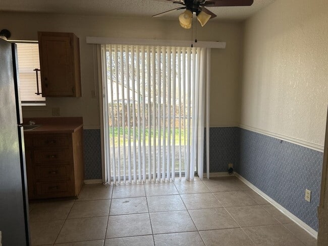 Building Photo - 206 Sorrell Dr