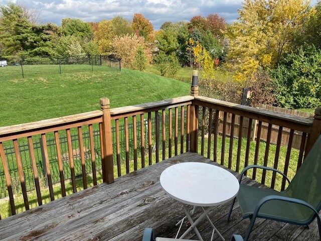 Building Photo - 942 Pebblelane Dr