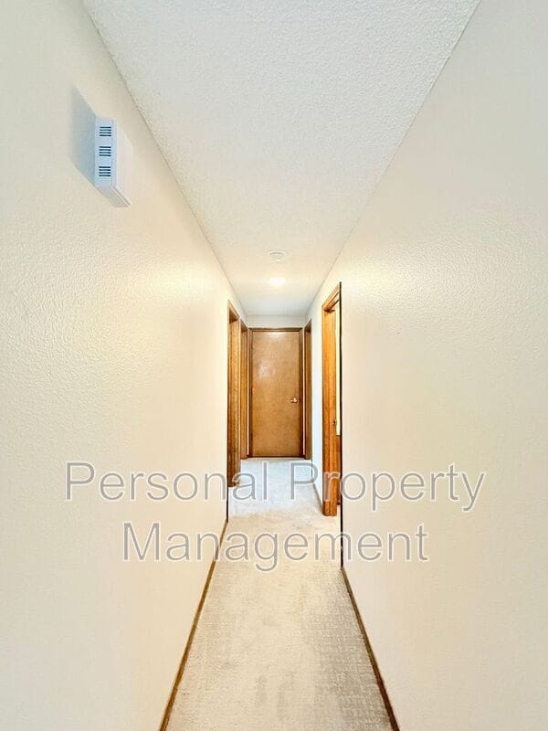 Building Photo - 414 W 39th St