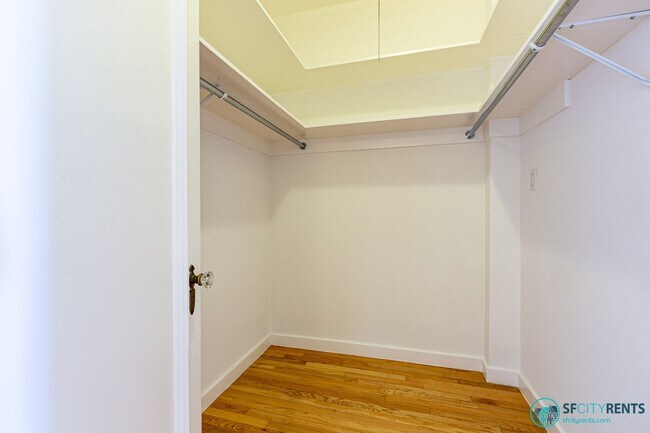 Building Photo - Russian Hill: Remodeled 3rd Floor Art Deco...