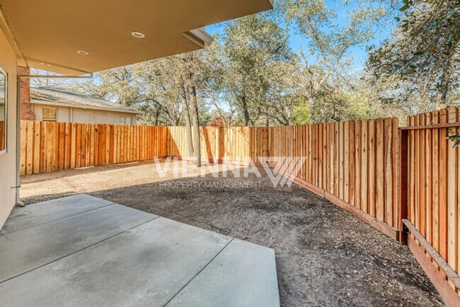 Building Photo - 7437 Antelope Rd