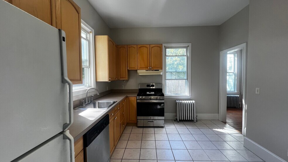KITCHEN - 89 Grant St