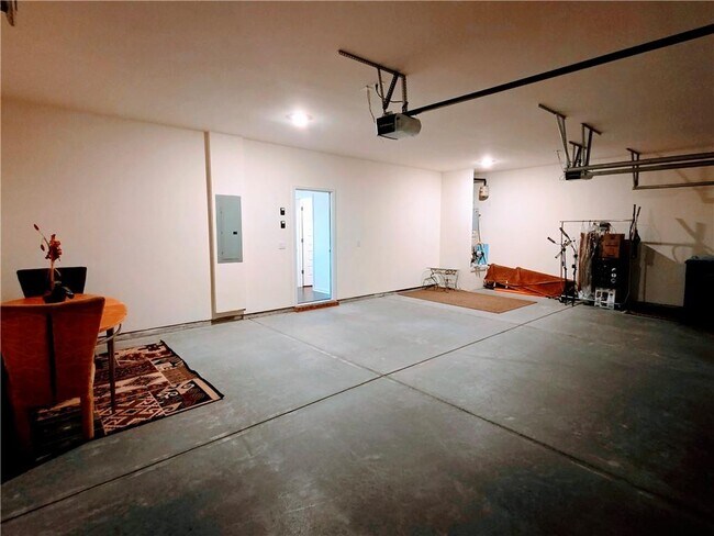 Building Photo - 3518 English Elm Wy