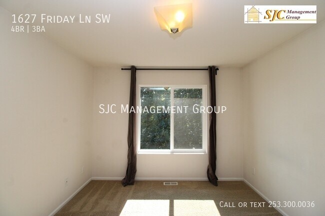 Building Photo - 1627 Friday Ln SW