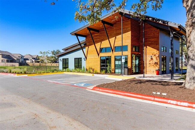 Building Photo - 133 Silverleaf Spur