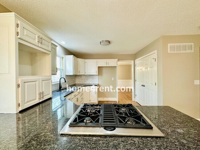 Building Photo - Wonderful Belton Home w/ Wood Floors, Finished Basement and Fenced Yard!