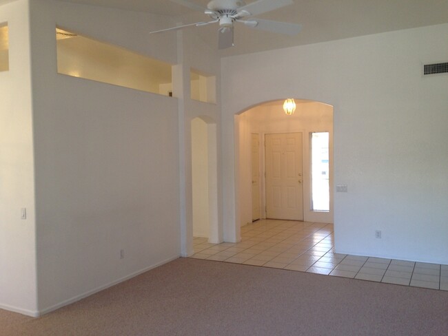 Building Photo - Chandler 4 Bed, 2 Bath Single Level Home w...